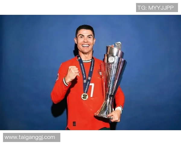 无水印足球明星写真展现运动魅力与个性风采的完美结合