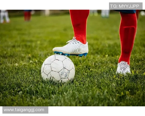 足球明星中谁的脚最小揭秘及其对球技的影响分析